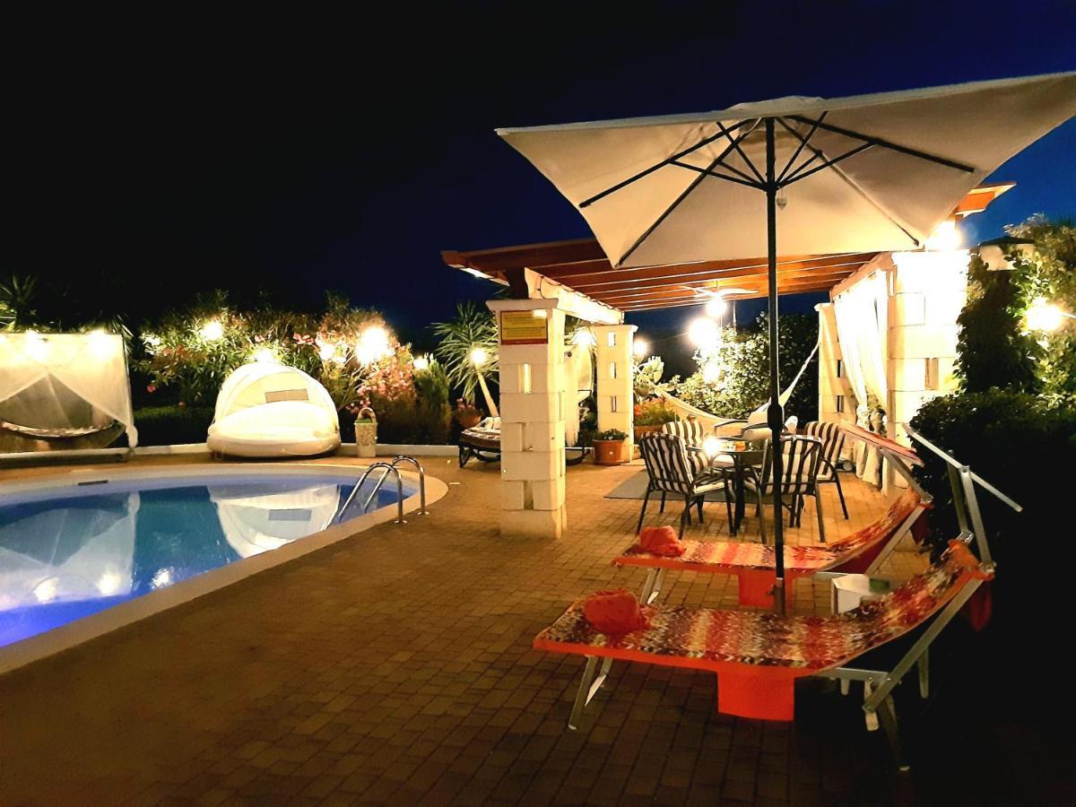 Mirella Charming Bed & Breakfast Алберобело Екстериор снимка