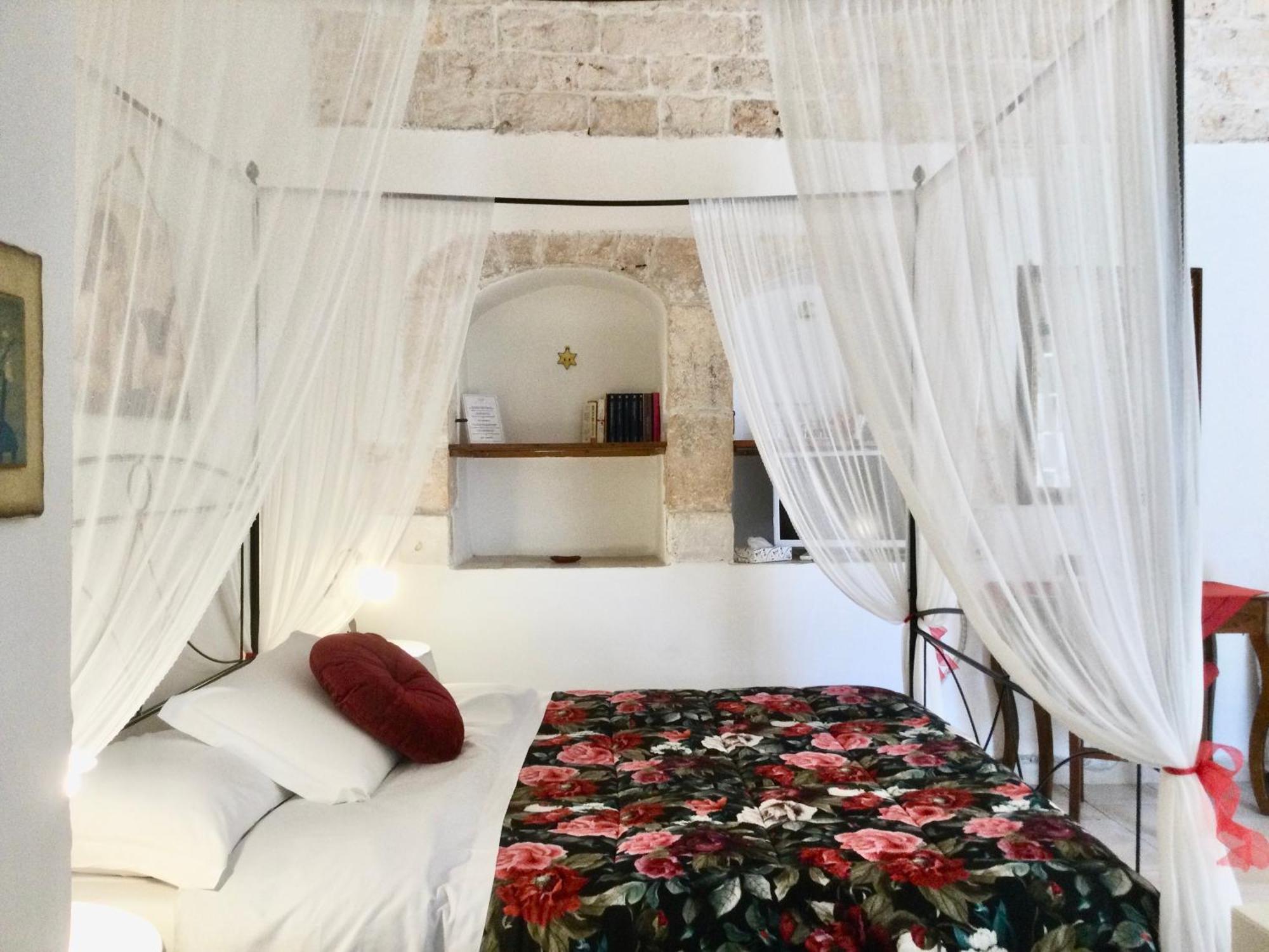 Mirella Charming Bed & Breakfast Алберобело Стая снимка